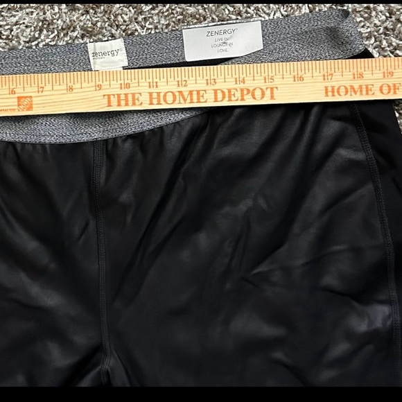 Chico’s Zenergy Black Faux Leather Front Leggings Pull On Size 3 - Picture 5 of 9